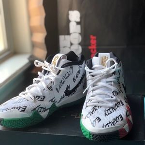 KYRIE 4 BHM (GS) SHOES